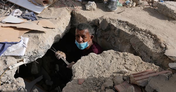 Death toll rises to over 900 after back-to-back quakes in Venezuela