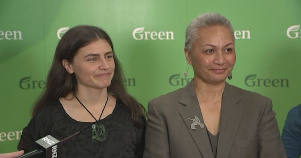 Surge in Greens' support could put left bloc into government