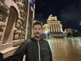 Selfie samples, ultrawide camera (0.5x) - 12mm, f/2.0, ISO 12800, 1/14s (4096x3072px) - Motorola Razr 70 review