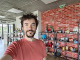Selfie samples, cover selfie camera - 21mm, f/2.2, ISO 160, 1/50s (5120x3840px) - Honor Magic V6 review