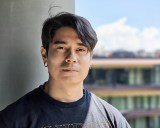 Human subjects, main camera (3x): Portrait mode - 70mm, f/4.0, ISO 50, 1/220s (4320x3456px) - Honor Magic V6 review