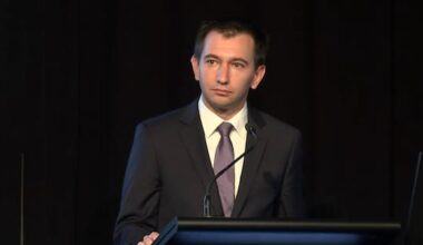 Paramedics to be able to prescribe some medications