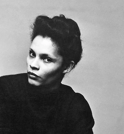 Gwendolyn Knight, 1947, gelatin silver print by Irving Penn.