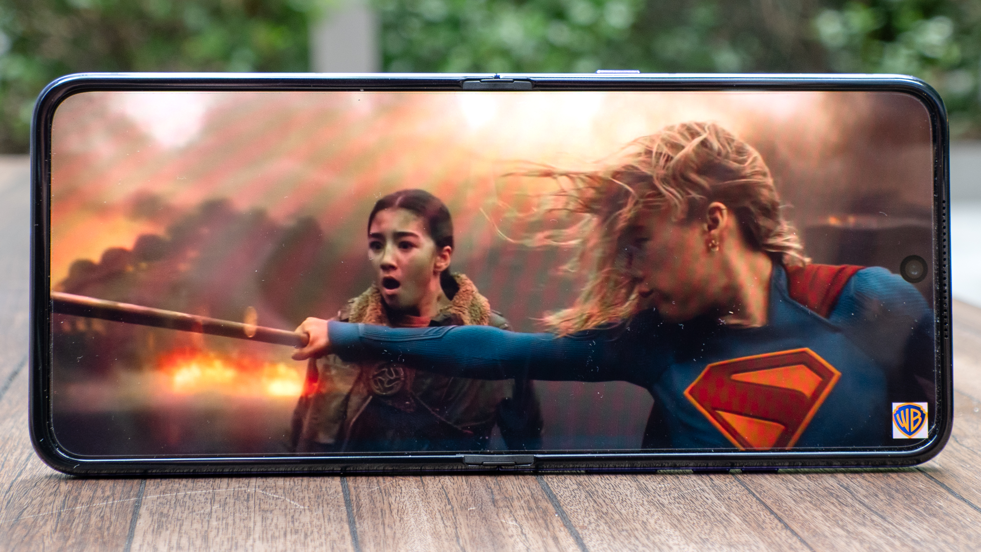 Motorola Razr Ultra 2026 playing Supergirl trailer.