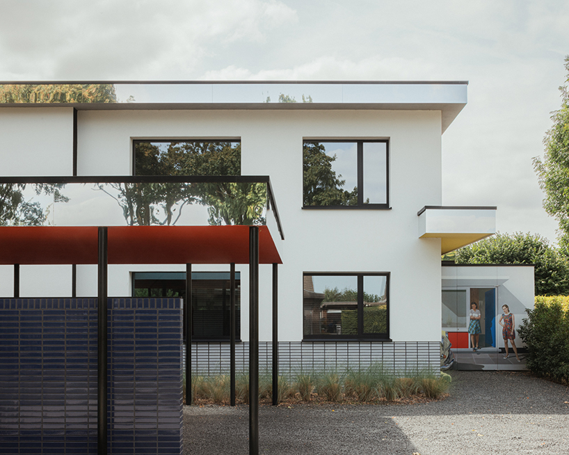 vens vanbelle reshapes painter's former home through de stijl aesthetics and primary colors - 1