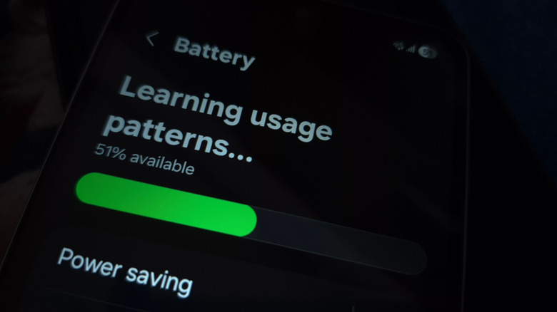 Learning usage pattern for adaptive battery feature on a smartphone