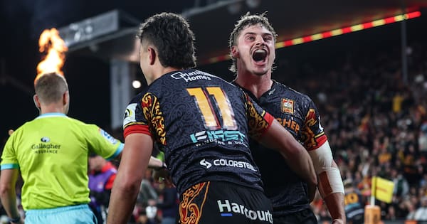 Chiefs thrash Crusaders to secure Super Rugby final