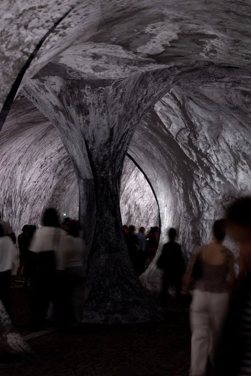 Inside La Caverne du Pont Neuf. Paris, 2026. Photo: Emilie Pria © 2026 Atelier JR