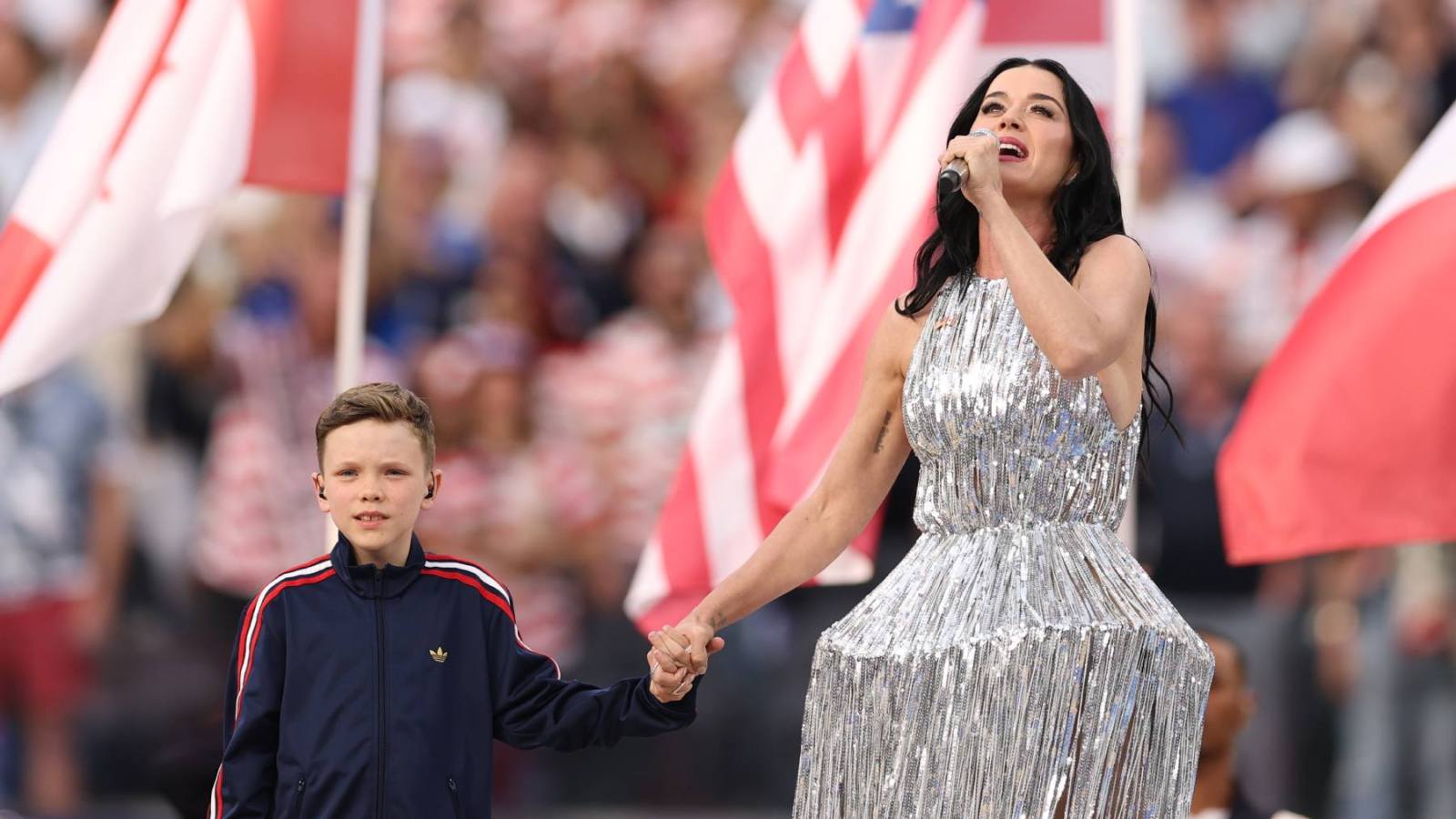 Katy Perry and 10-Year-Old Singer Tius Perform 'Wonder' at World Cup
