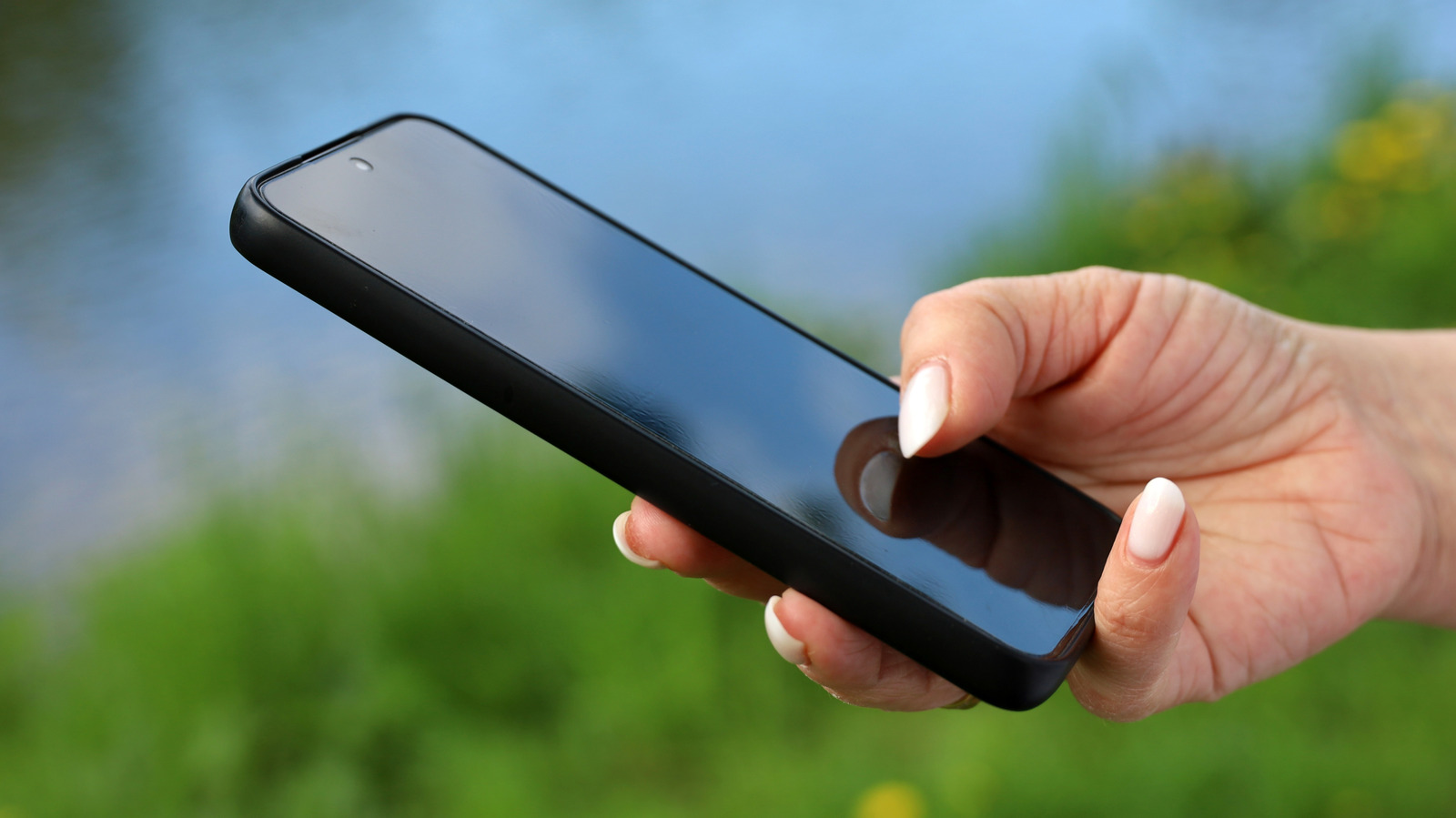 5 Android Phone Screens That Look Great In Bright Sunlight