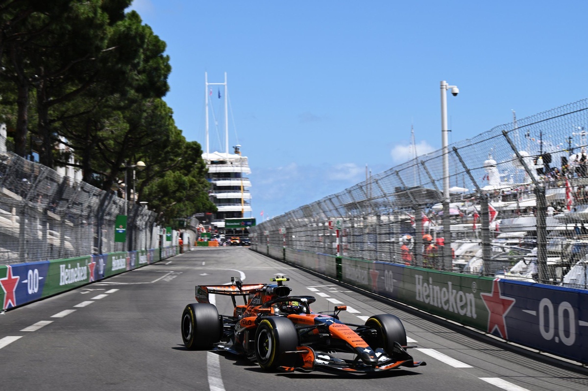 McLaren shows off MCL-HY hypercar from Monaco Superyacht deck