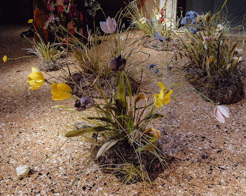 lilla tabasso sculpts the melancholy of botanical decay in hyperrealistic murano glass - 2