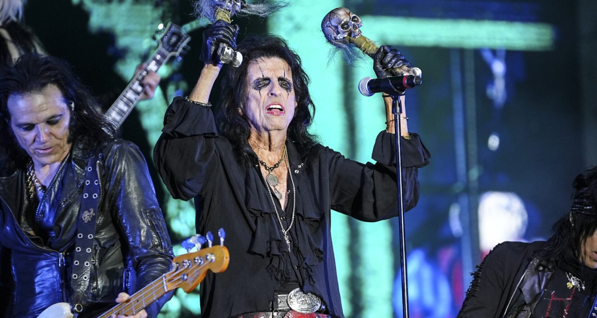 Alice Cooper thanks man who found his lost credit card with signed copy of his latest album