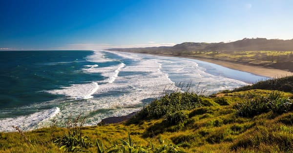 Person found dead after falling from rocks at Muriwai Beach