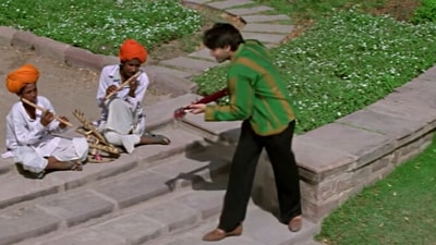 This actor debuted with a hit musical drama.