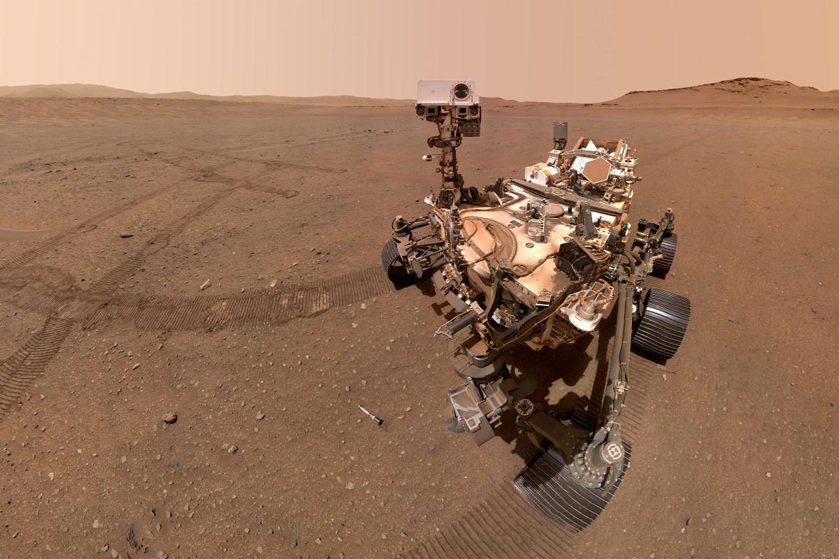 NASA Rover Finds "Complex Organic Matter" on Mars