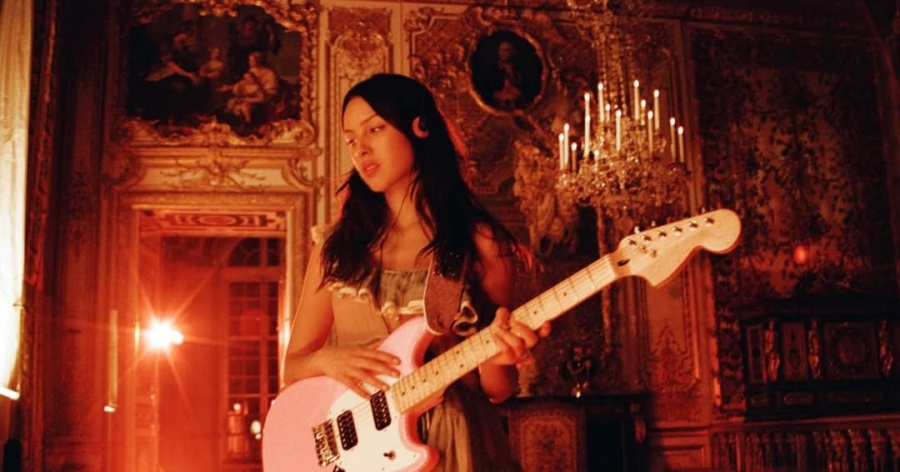 Olivia Rodrigo's No Doubt Appearance Sparks Fan Meltdown: “Why Support Gwen Stefani?”