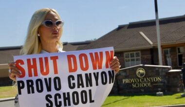 Paris Hilton returns to Utah facility to support those alleging abuse