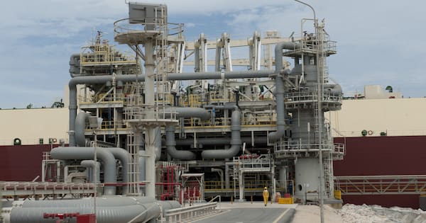 Explosion at Qatar gas export terminal – 54 injured, 18 missing