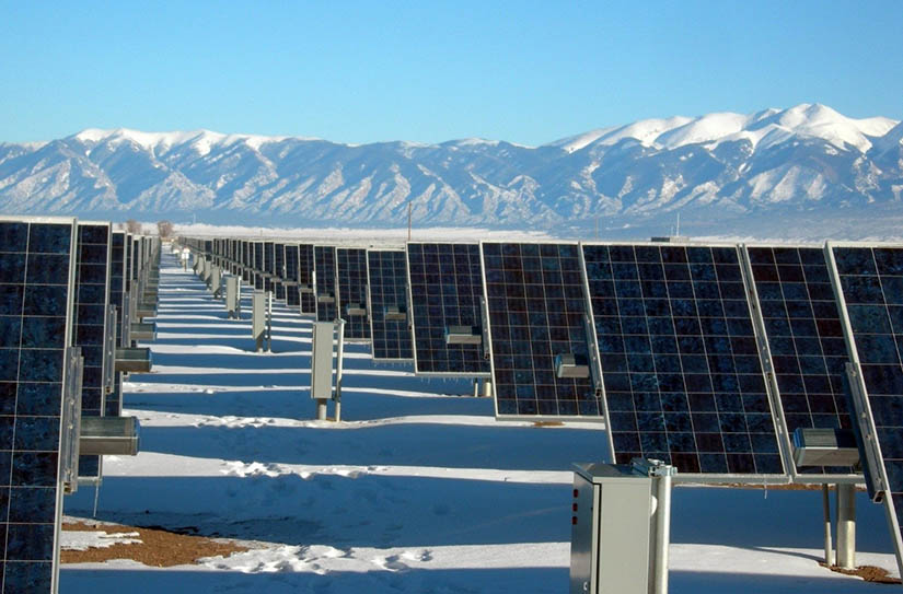 Solar panel recycling yet to close cost gap before waste surge
