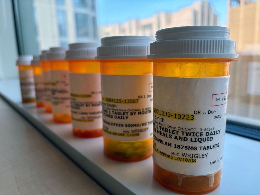 Researchers mocked up prescription bottles to see how well participants could understand the instructions.