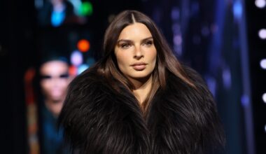 Emily Ratajkowski.