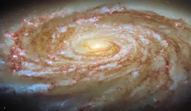 Hubble captures M88 on a perilous journey that could change it forever