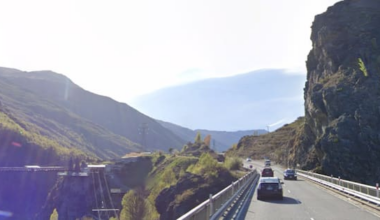 Five injured after three-vehicle crash on bridge near Queenstown