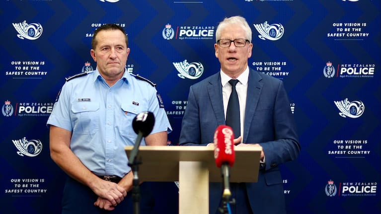 Superintendent Matt Srhoj (left) and Detective Superintendent Greg Williams (right)/.