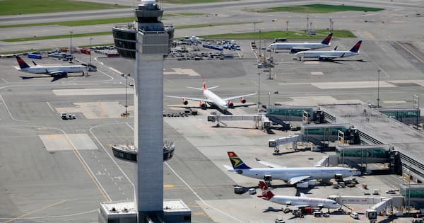 US pilot reports hitting drone as plane approached New York airport
