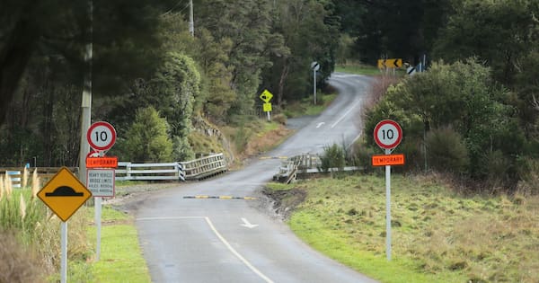 Urgent fix needed for Carterton bridge being 'shaken to death'