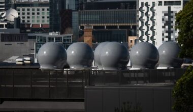 2degrees installs first dome antennas on central Auckland rooftop satellite station