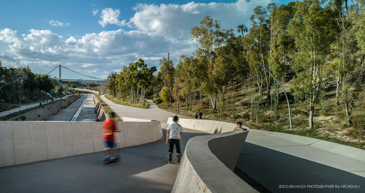 The Metrics We Use Decide the Cities We Build: Urban Indicators and Lived Experience - Image 1 of 7