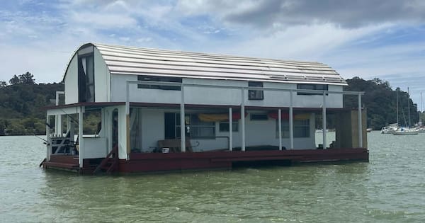 Bay of Islands houseboat raided, sleep apnoea machine among items stolen