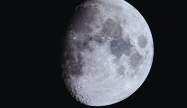 A lunar meteorite found in northwest Africa has been shown to record evidence of an asteroid impact on the Moon 3.5 billion years ago, matching independently dated impacts on Earth and on the asteroid 4 Vesta from the same period, at the moment life on Earth was first taking hold