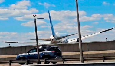 Copilot of United jet that struck pole realised too late flight was low