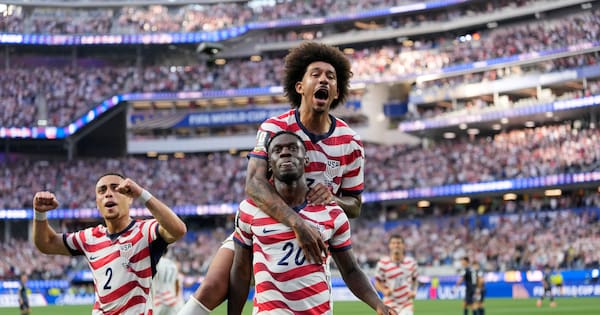 US begins home World Cup with dominant 4-1 win over Paraguay