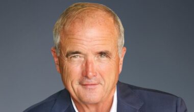 Hoffmann, who owns Post-Dispatch, to buy KMOX and 5 other St. Louis radio stations