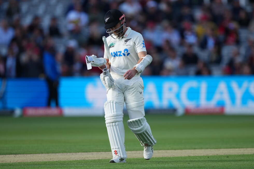 New Zealand 36-3 chasing 254 after England removes Williamson late on day two