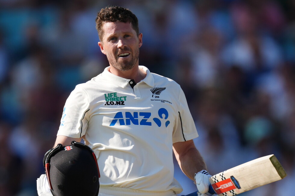 Nicholls’ unbeaten 119 puts New Zealand 352 ahead as England wilts at The Oval