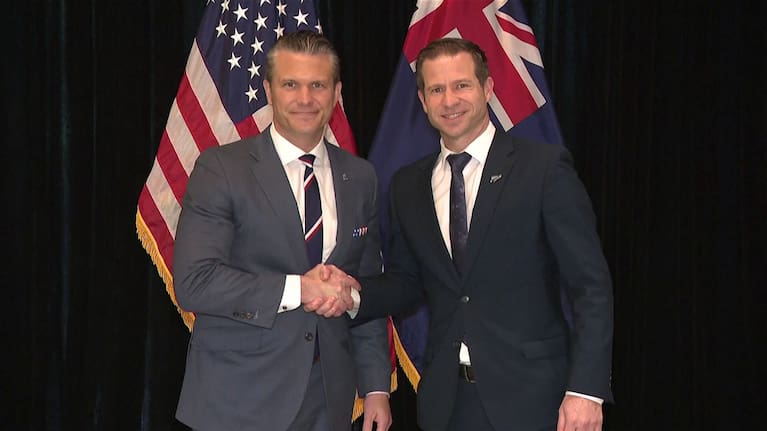 US Secretary of War Pete Hegseth and Defence Minister Chris Penk.