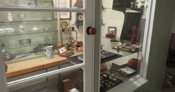 Jewellery stolen from Waiuku Museum – some fake, some not