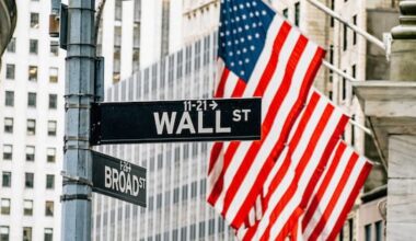 Oil drops below US$80 per barrel, while tech stocks weigh on a mixed Wall Street
