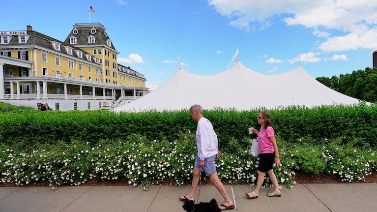 The appearances of tents outside the Ocean House hotel spur on wedding rumours.