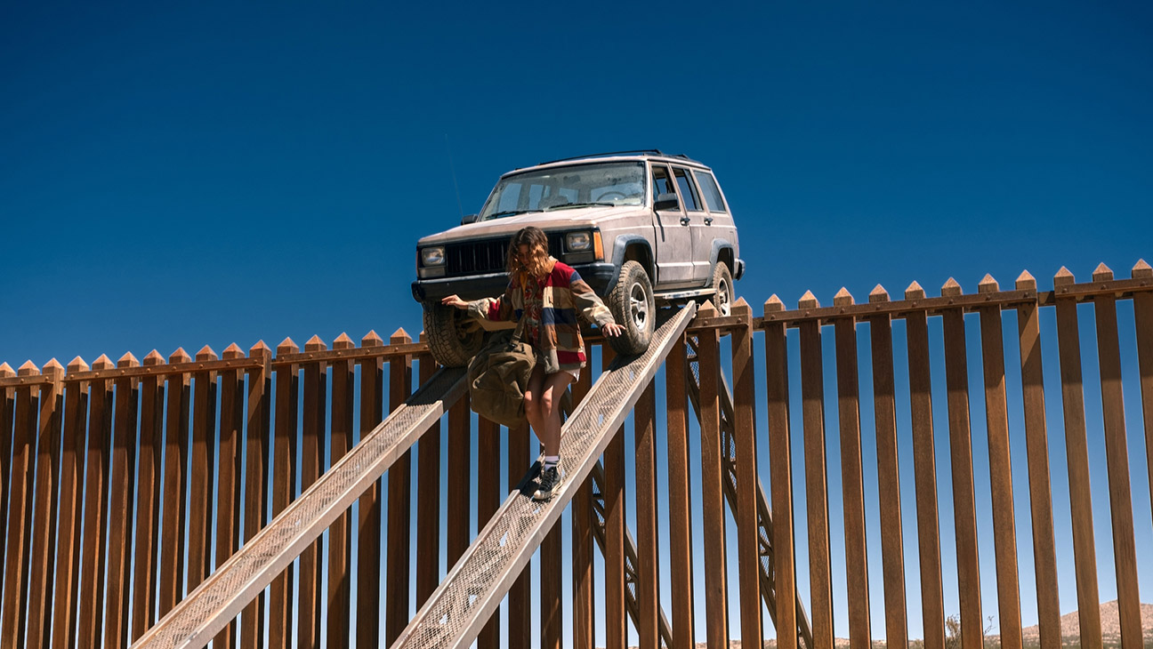 Zendaya’s Rue uses a makeshift ramp to cross the U.S.-Mexico border.
