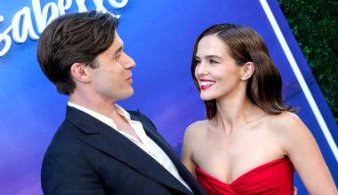 Voicemails for Isabelle's Zoey Deutch & Nick Robinson Went to High School Together, Share Past Impressions of Each Other - Just Jared - Celebrity News and Gossip