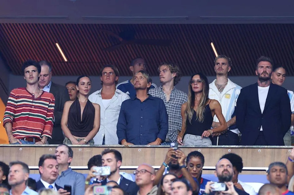 Cruz Beckham and Jackie Apostel look on with David Beckham & Victoria Beckham prior to the FIFA World Cup 2026 Round of 32 match