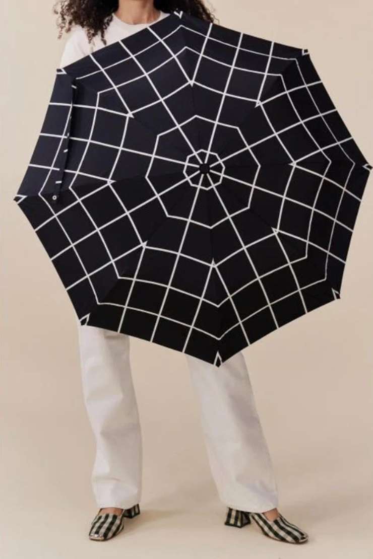 Wind, size and design matter more than price. Meteorologists and umbrella experts explain what to look for before you buy. Artwork / Beth Walsh