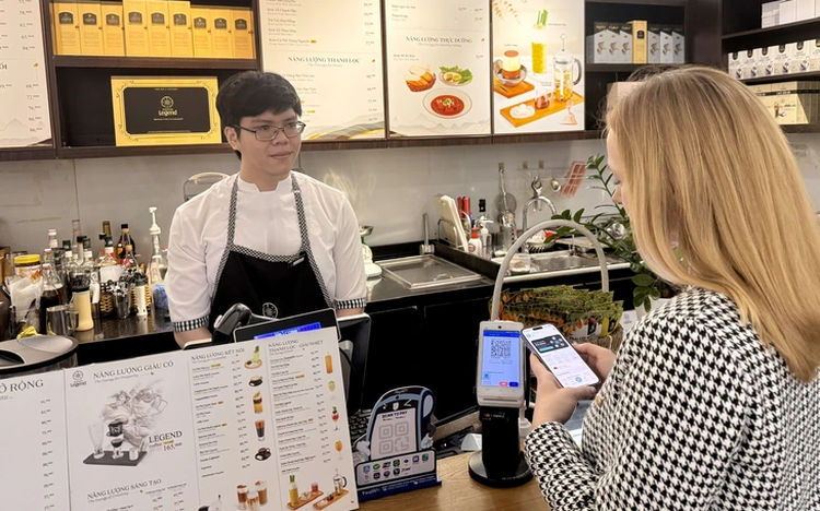 Singaporean visitors can now pay in Vietnam using QR codes
