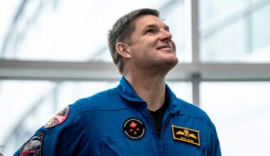 Canadian Artemis II crew member to retire from space agency